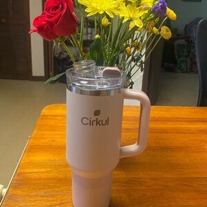 NWOT Cirkul Pink Tumbler with Handle